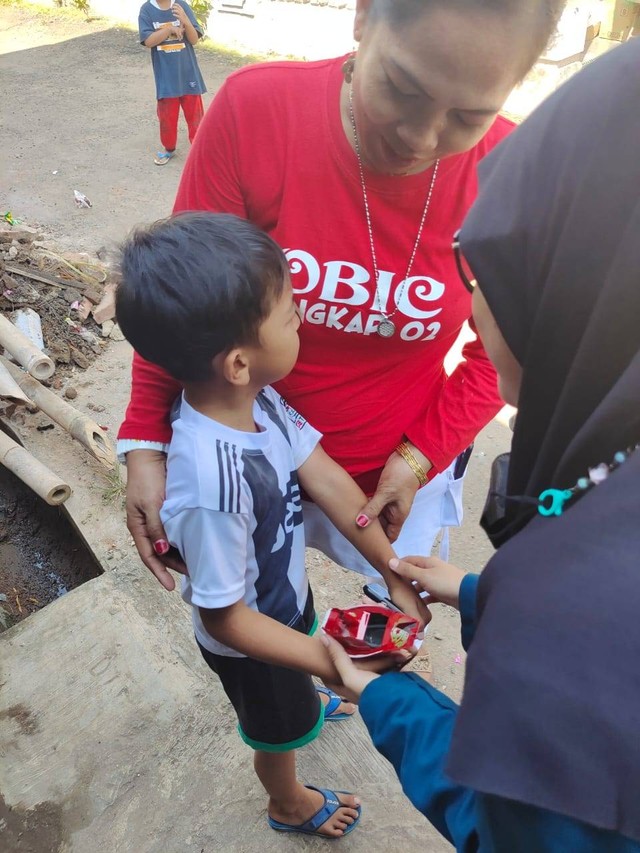 Anak enggan diimunisasi karena takut akan rasa nyeri yang timbul dari jarum suntik (dokumentasi pribadi)