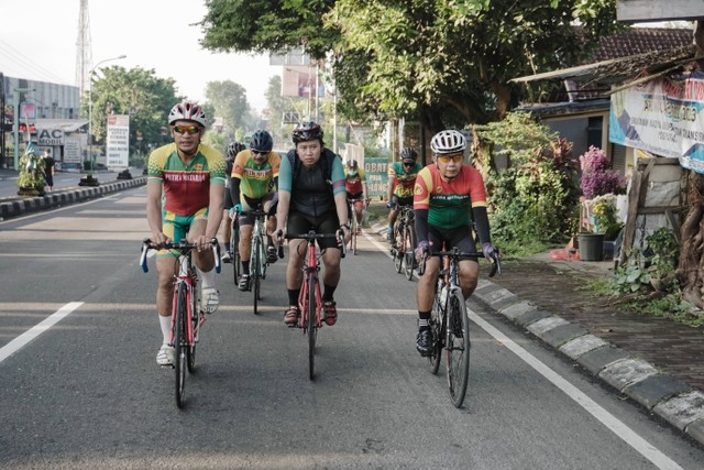 Tempat sepedaan terbaik di Tangerang, foto unplash, Rizal Setiya