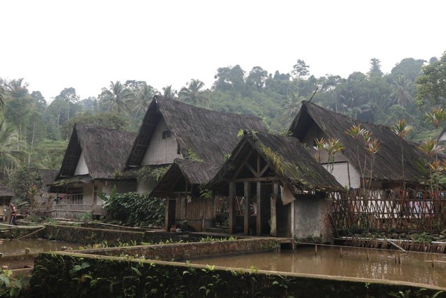 Suasana desa adat di kampung naga,Tasikmalaya, Jawa Barat. Foto: Herlianto.