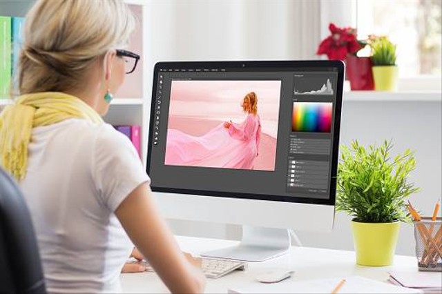 Ilustrasi menggunakan Photoshop. Foto: Unsplash.com