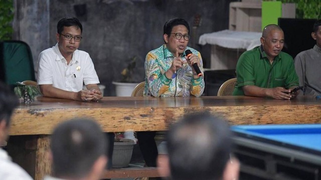 Mendes PDTT Abdul Halim Iskandar berdiskusi bersama pendamping desa se-Kalimantan Tengah di Palangka Raya, Kamis (1/9/2022). Foto: Mugi/KemendesPDTT