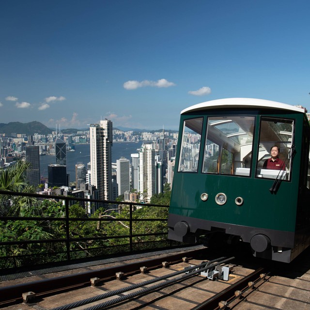 Hong Kong Peak Tram kembali beroperasi. Foto: Dok. William Furniss