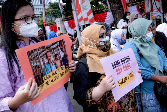 Foto: Aksi Demo Kelompok Penyandang Disabilitas DKI Jakarta Di ...