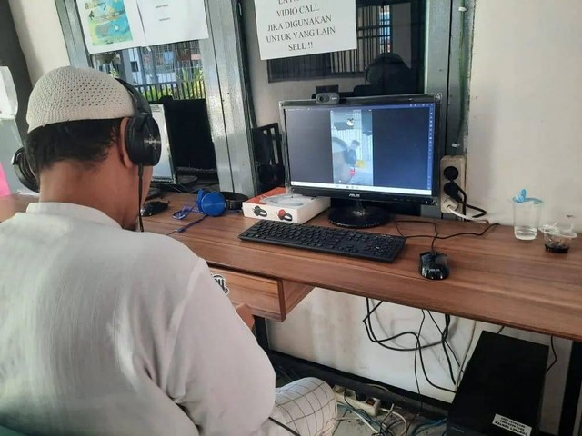 WBP Manfaatkan Layanan Videocall secara Gratis Tanpa Dipungut Biaya (Dok. Humas Lastagung)