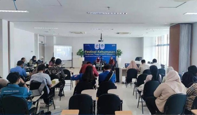 Festival Kehumasan Perguruan Tinggi yang diselenggarakan oleh LLDIKTI Wilayah III berkolaborasi dengan Universitas Indonesia Esa Unggul pada Rabu (31/08)