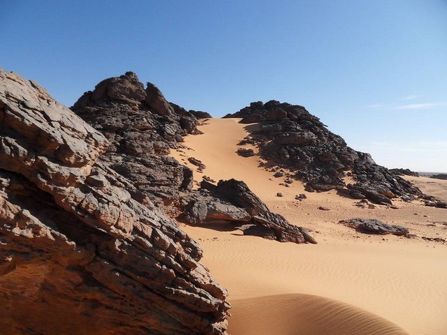 Ilustrasi Gurun Libya yang Berada di Barat Lembah Sungai Nil. (Foto: wbwolfgang by https://pixabay.com/id/)