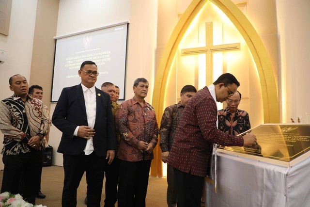 Gubernur DKI Jakarta Anies Rasyid Baswedan meresmikan dua gereja di Jakarta Utara, Sabtu (2/9/2022). Foto: Dok. Humas Prov. DKI Jakarta