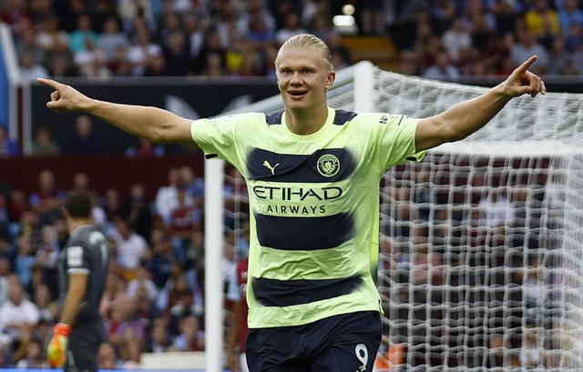Manchester City's Erling Braut Haaland celebrate scoring their first goal against Aston Villa at Villa Park, Birmingham, England, Saturday (3/9/2022).  Photo: Andrew Boyers/Reuters