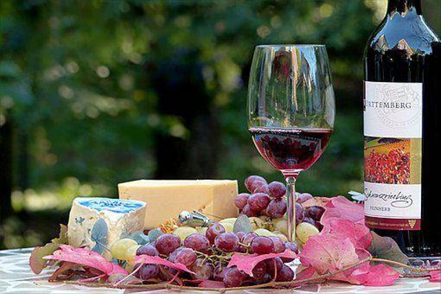 Ilustrasi Minuman Beralkohol Anggur Merah (Foto: Pixabay)