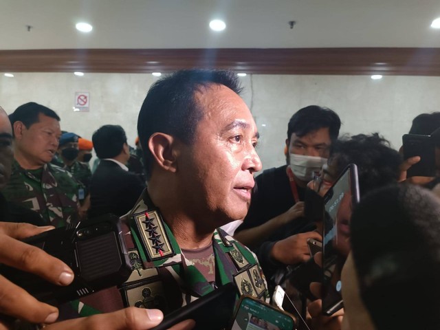 Panglima TNI Jenderal Andika Perkasa di Kompleks Parlemen, Jakarta, Senin (5/9/2022). Foto: Zamachsyari/kumparan