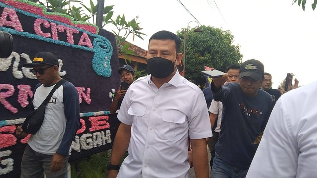 Dirkrimum Polda Lampung Kombes Pol Reynold Elisa P Hutagalung cek TKP polisi tembak polisi di Lampung. | Foto: Bella Sardio/Lampung Geh