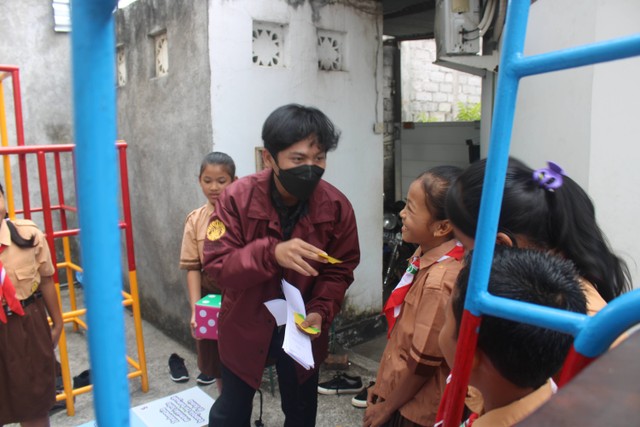 Proses Permainan Ular Tangga Edukasi (Dokumentasi Pribadi)