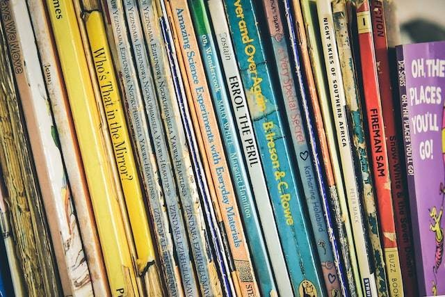 Perbedaan Cerpen dan Puisi dalam Karya Sastra | kumparan.com