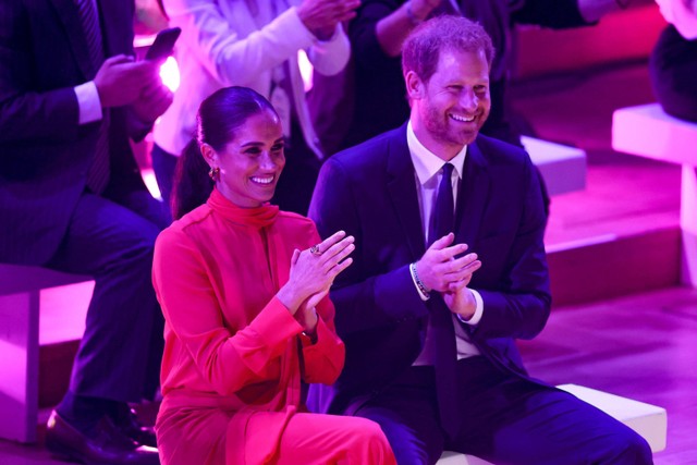 Meghan Markle dan Pangeran Harry di One Young World Summit 2022. Foto: Chris Jackson/Getty Images