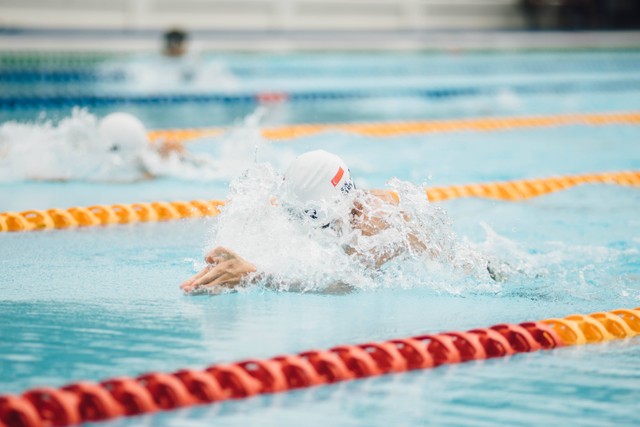 Ilustrasi berenang saat kompetisi, Foto: unsplash