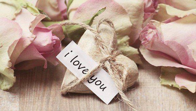 5 Kode I Love You dalam Bahasa Gaul untuk Menyatakan Cinta | kumparan.com