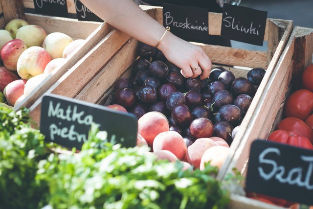 Ilustrasi buah-buahan. Foto: Jagoda Kondratiuk/unsplash