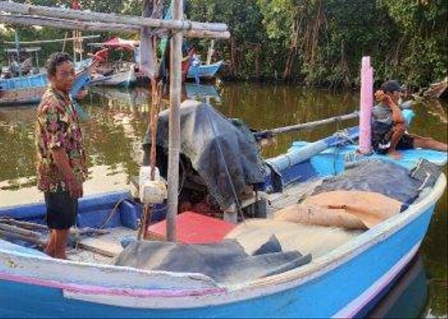 Nelayan Tegal sadurunge mangkat miyang. 