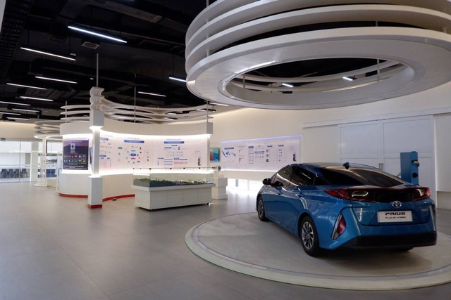 Toyota Prius PHEV di xEV Center. Foto: Aditya Pratama Niagara/kumparan