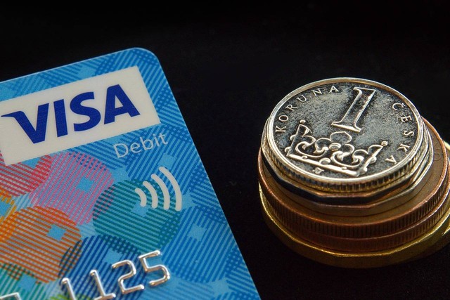 Cara membuat visa kerja/ilustrasi visa, Gambar oleh Miloslav Hamřík dari Pixabay