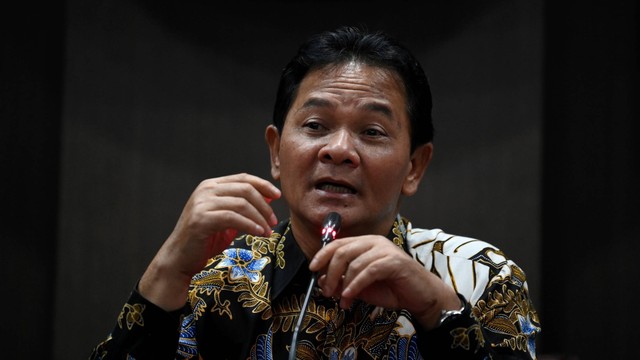 Ketua Dewan Kehormatan Penyelenggara Pemilu (DKPP) terpilih Heddy Lugito menyampaikan konferensi pers di kantor DKPP, Jakarta, Kamis (8/9/2022). Foto: Sigid Kurniawan/ANTARA FOTO