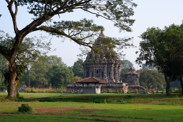 Candi di Pulau Sumatera/ Foto hanya ilustrasi bukan tempat sebenarnya, https://unsplash.com/@apryan_cahyo