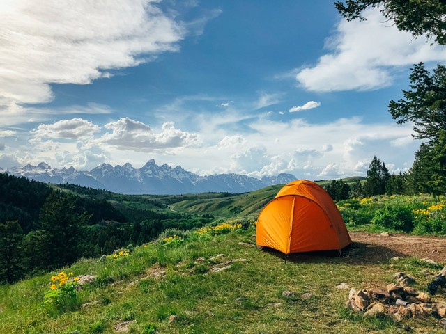 Tempat Camping di Majalengka, Foto Hanya Ilustrasi: Unsplash/Jesse Gardner