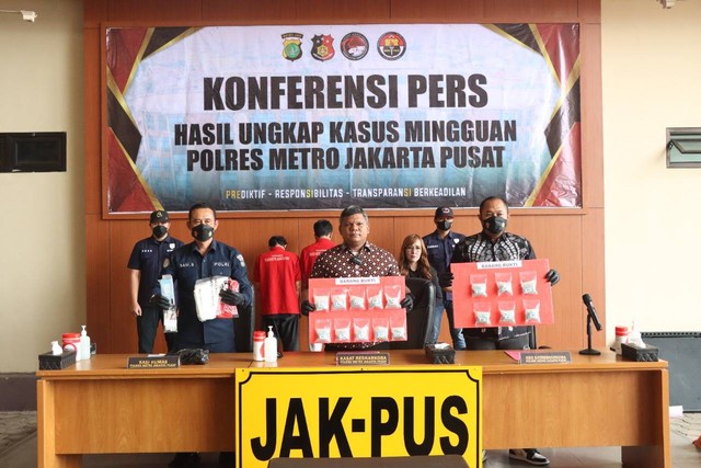 Konferensi Pers hasil ungkap kasus peredaran narkotika di Polres Metro Jakarta Pusat, Jumat (9/9/2022). Foto: Dok. Istimewa