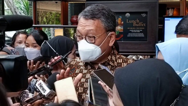Menteri ESDM Arifin Tasrif di Jakarta, Jumat (9/9/2022). Foto: Ave Airiza Gunanto/kumparan
