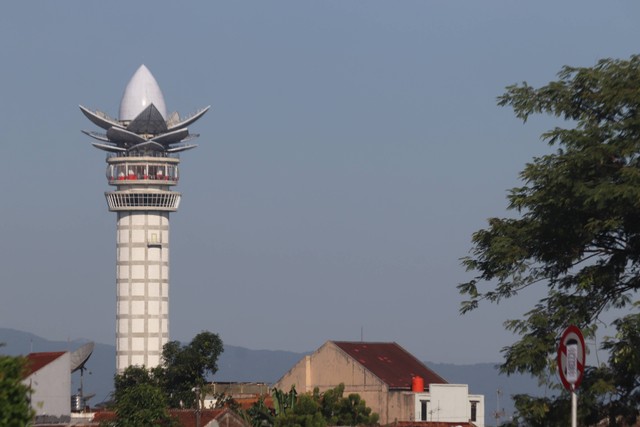 Monumen di Indonesia yang ikonik dan bersejarah, foto unplash, Mufid Majnun