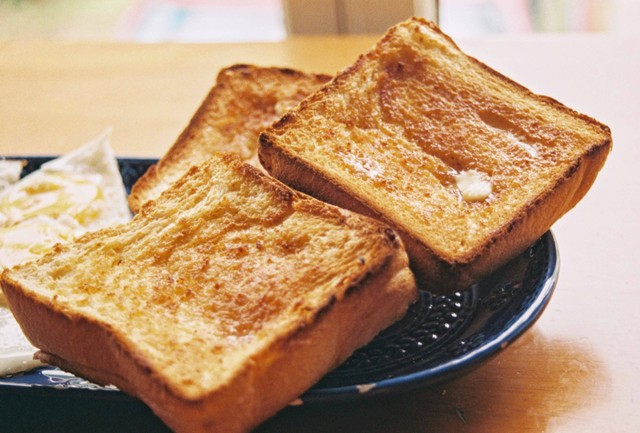 Tempat Makan Roti Bakar Enak di BSD, Foto: Unspalsh/Yukiko Kanada