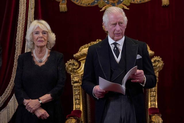 Raja Inggris Charles berbicara selama Dewan Aksesi di Istana St James, di London, Inggris, Sabtu (10/9/2022). Foto: Victoria Jones/Pool via REUTERS