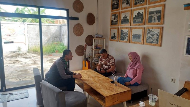 Kedai kopi di Pontianak yang menggunakan listrik PLN. Foto: Dok. PLN Pontianak