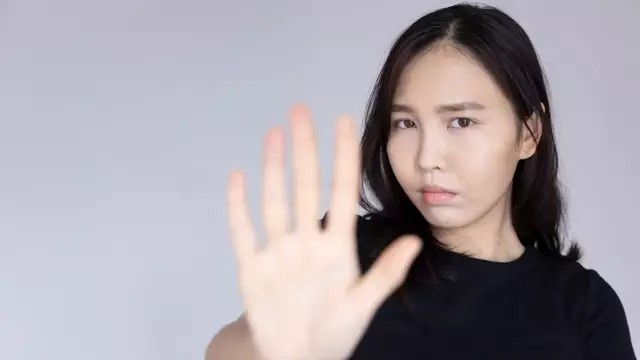 Meski Terlihat Dingin, Ini 5 Sifat Tersembunyi yang Dimiliki Cewek