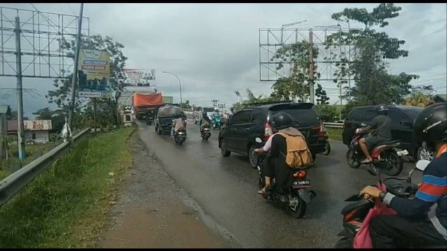 Ilustrasi lalu lintas di Jembatan Kapuas 2. Foto: Dok Hi!Pontianak