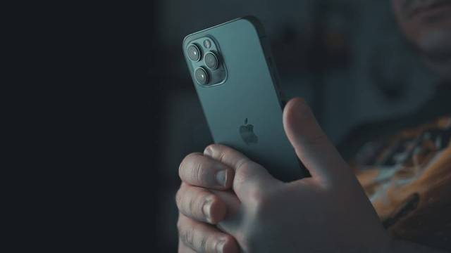 ilustrasi aplikasi kamera iPhone. Foto: Unsplash.