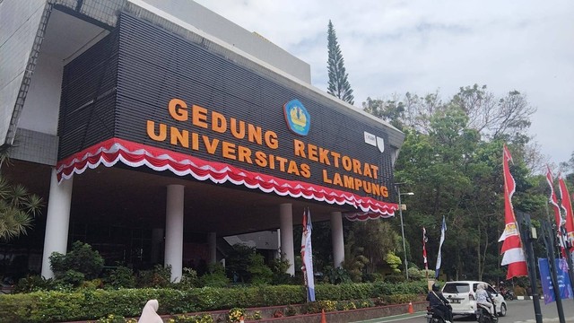 Gedung Rektorat Unila. | Foto: Bella Sardio/Lampung Geh