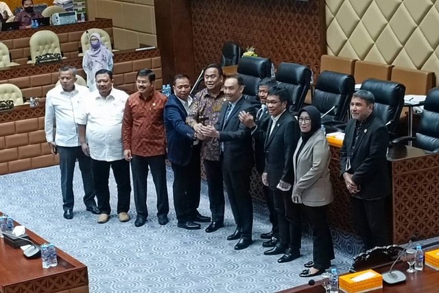 Rapat penetapan pimpinan Komisi V DPR RI dari Fraksi PPP semula Syaifullah Tamliha digantikan oleh Muhammad Iqbal. Foto: Annisa Thahira Madina/kumparan