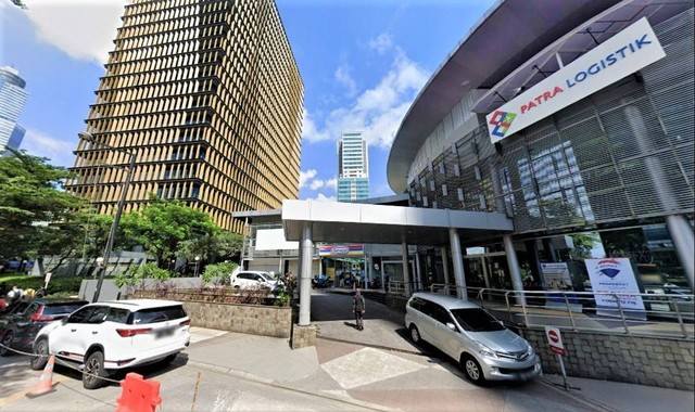 tempat makan dekat bakrie tower. sumber foto : google street view.