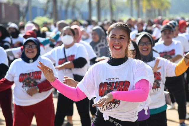 Relawan Sahabat Ganjar mengadakan senam sehat di kabupaten Kubu Raya, Kalimantan Barat, Selasa (13/9/2022). Foto: Dok. Istimewa