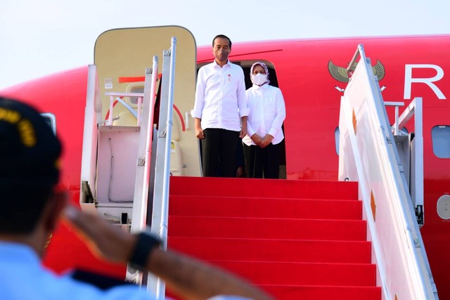 Presiden Joko Widodo berangkat kunjungan kerja ke Maluku. Foto: Muchlis Jr/Biro Pers Sekretariat Presiden