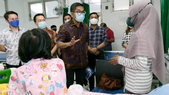 Korban pelecehan seksual, yang terkena penyakit HIV AIDS di Medan, saat dirawat di rumah sakit. Foto: Dok. Istimewa