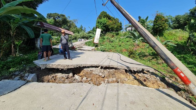 Tanah bergerak di Bojong Koneng, Bogor, Rabu (14/9/2022). Foto: Dok. Istimewa