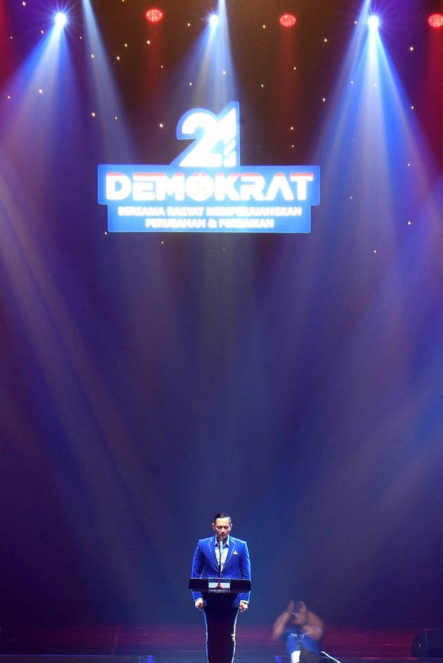 Ketua Umum Partai Demokrat Agus Harimurti Yudhoyono (AHY) memberikan arahan saat membuka Rapimnas Partai Demokrat 2022 di di Balai Sidang Jakarta Convention Center (JCC), Jakarta, Kamis (15/9/2022). Foto: Hafidz Mubarak A/ANTARA FOTO