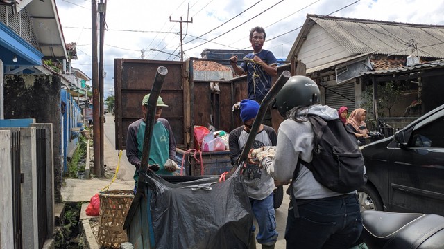 Berbagi Makan Siang, Foto : Dok. Pribadi