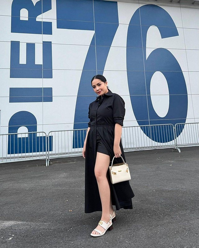 Nagita Slavina di New York Fashion Week. Foto: Instagram/@raffinagita1717