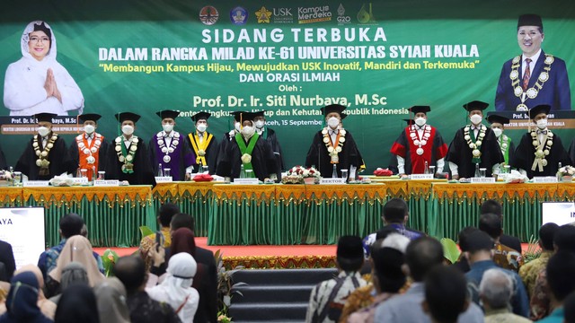 Sidang terbuka di kampus Universitas Syiah Kuala menghadirkan Menteri LHK, Siti Nurbaya. Foto: Humas USK