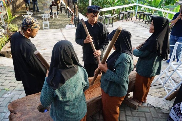 Kegiatan di Sekolah Sungai Siluk. Foto: istimewa