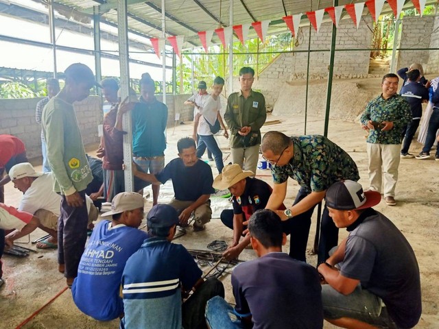 Dosen Unmuh Jember lakukan pelatihan produksi (Sumber : Humas Unmuh Jember).