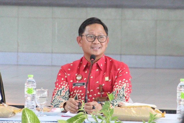 Kadiv Administrasi Kanwil Kemenkumham Jateng, Jusman kembali memberikan penguatan untuk menggunakan Produk Dalam Negeri (PDN) kepada jajarannya di UPT Eks Karesidenan Pati, Kamis (15/09).